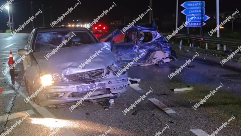 Aksident në aksin Levan- Tepelenë, përplasen dy mjete, humb jetën 20-vjeçari që po kalonte rrugën