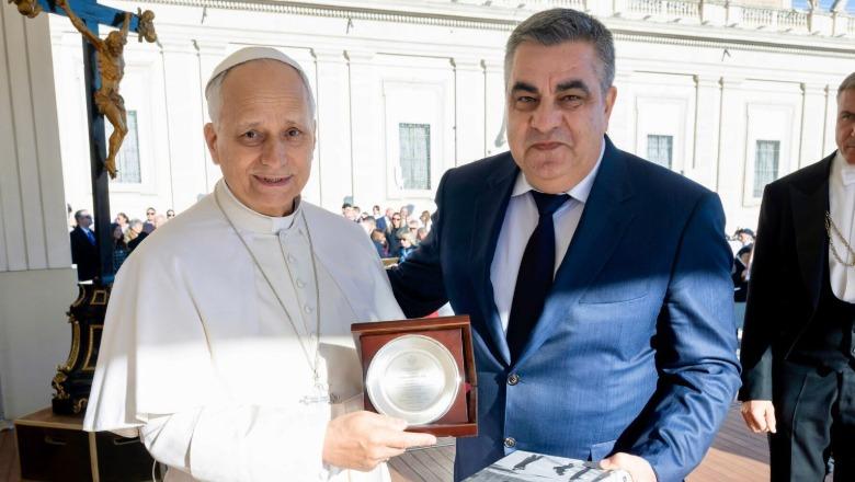 Ministri Blendi Gonxhja në ditën e Krishtlindjes: Paqe, dialog dhe solidaritet nga takimi me Papën