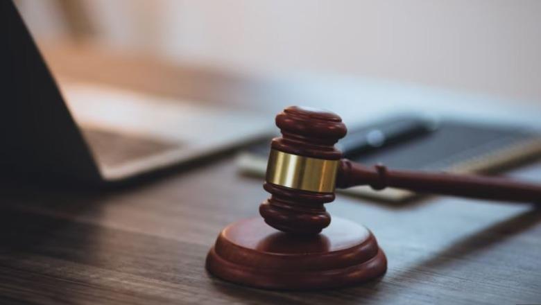 I akuzuar për vrasje, trajtime mizore të shqiptarëve e bastisje, Sllagjan Trajkoviq dënohet me dhjetë vjet burgim për krime lufte në Vushtrri