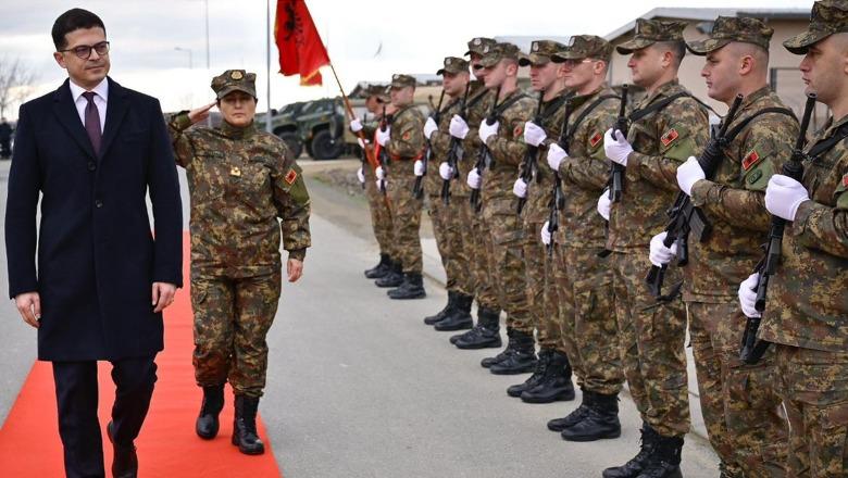 Ministri Vengu viziton trupat shqiptare në misionin e NATO-s në Bullgari: Vlerësim për togën shqiptare