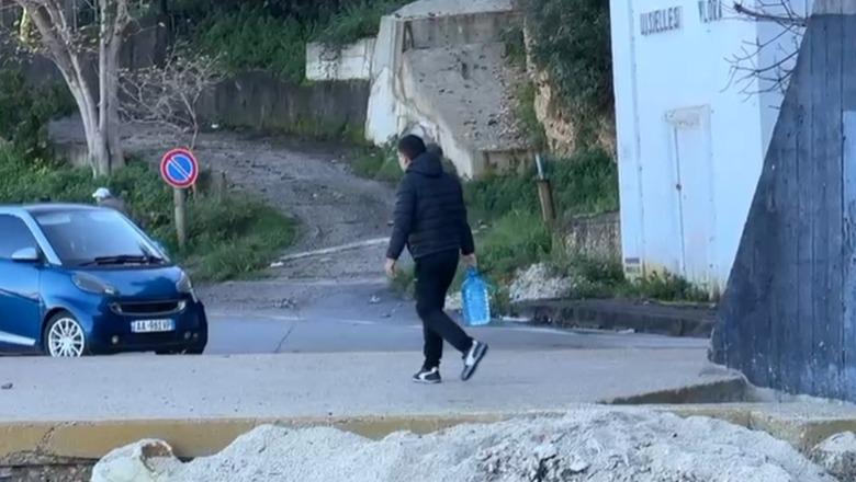 Vlora 3 ditë pa ujë, shkak defekti që ka pësuar tubi kryesor! Spitali furnizohet me autobotët e zjarrfikësve