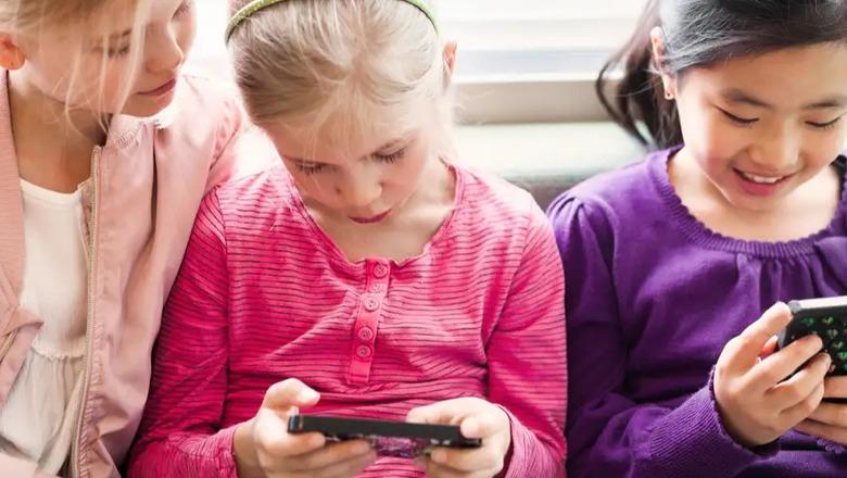 Celularët dhurata më e preferuar për fëmijët, por Gjermania bën thirrje për ndalimin e mediave sociale