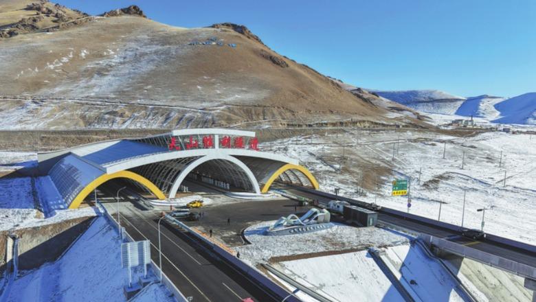 Kina sfidon malet/ Hapet tuneli rrugor më i gjatë në botë, kushtoi 3.3 miliardë dollarë!