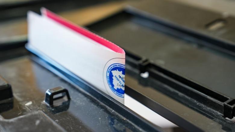 Zgjedhjet e parakohshme parlamentare në Kosovë/ Numërohen mbi 21% e votave: Kryeson VV, PDK forcë e dytë, LDK e treta