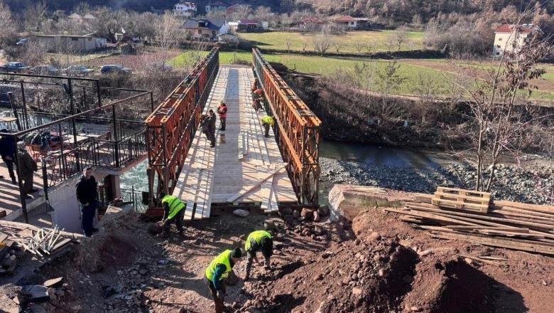 U dëmtua nga prurjet e Lumit Shkumbin, Balla publikon pamjet nga ndërtimi i urës së Xhyrës në Librazhd