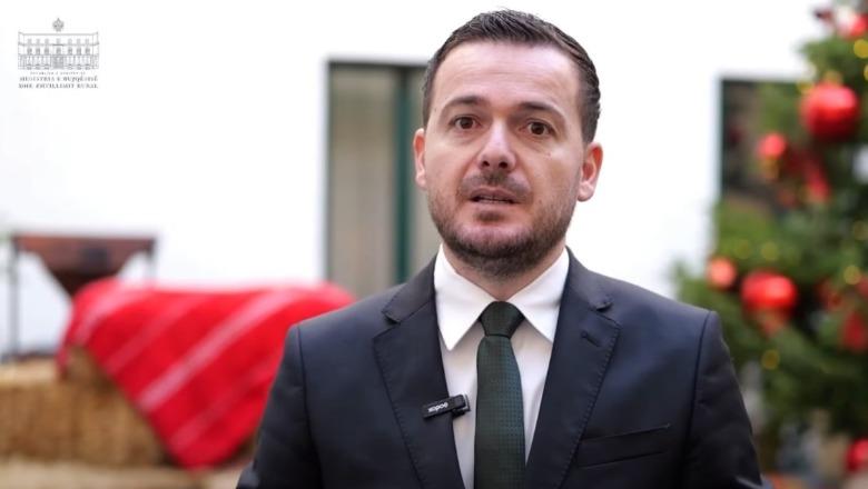 Ministri Salla uron fermerët dhe qytetarët për Vitin e Ri: Mbështetje dhe zhvillim për bujqësinë shqiptare