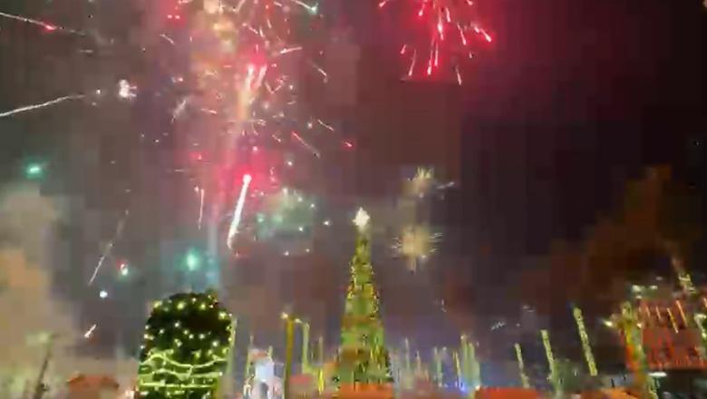 Ardhja e vitit të ri 2026, festë e fishekzjarre në qytetin bregdetar të Durrësit