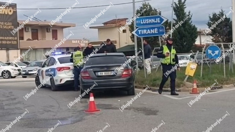 Lushnje/ Aksident në rrethrrotullimin e Savrës, përplasen 2 mjete, s'ka të lënduar 