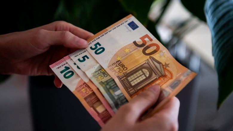 S’ka më pagesa pa limit me para në dorë, hyn në fuqi tavani! Bizneset deri në 1000 € cash, mbi këtë vlerë do paguajnë me kartë