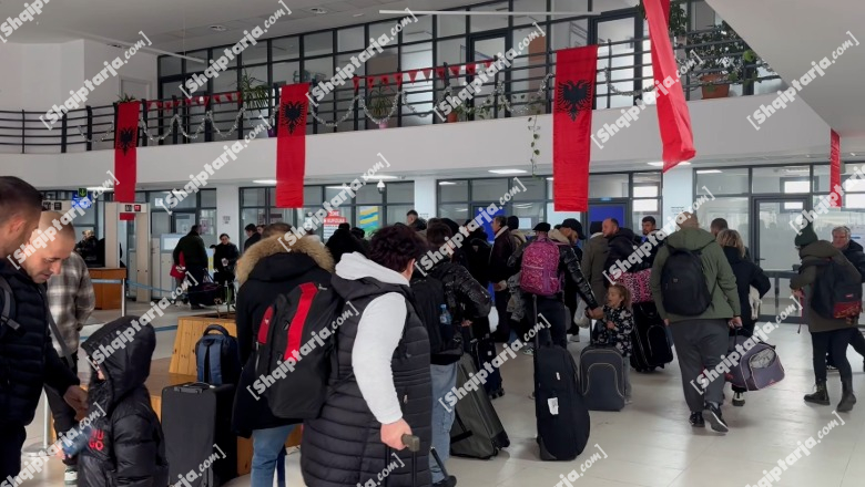 Emigrantët kthehen në Itali pas festave të fundvitit! 1 mijë pasagjerë ikën me tragetin e linjës Vlorë-Brindisi