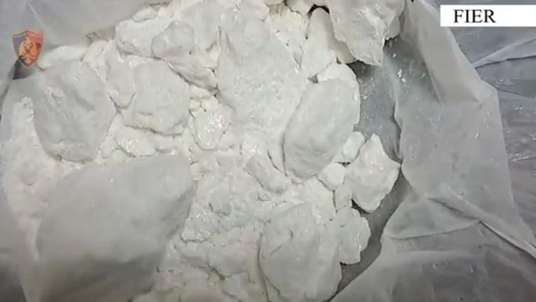 Shiste kokainë në doza, arrestohet 26-vjeçari në Fier! Tentoi të arratisej gjatë operacionit të policisë (EMRI)