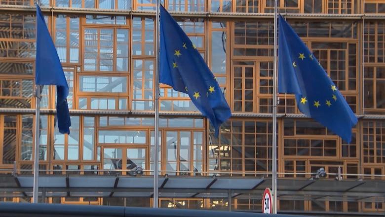 Ballkanasit humbin besimin tek BE, por shqiptarët në krye! 43% besojnë në anëtarësim brenda 2030-ës