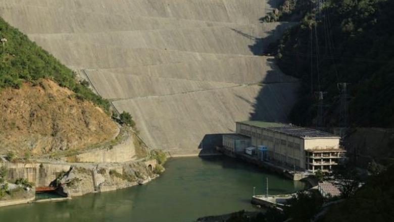 Moti i keq, në hidrocentralin e Fierzës nuk po prodhohet energji elektrike! Nuk ka as shkarkime të ujërave