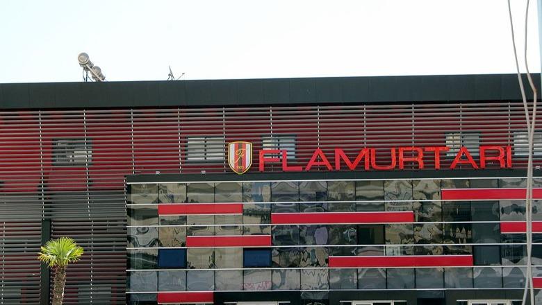 Zyrtarët e Galatasaray 'zbarkojnë' në Vlorë, takim 'kokë më kokë' me drejtuesit e Flamurtarit! Bashkëpunim në disa fusha