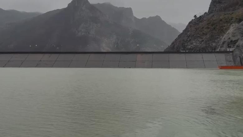 Reshjet e shiut/ Prefektura Shkodër: Lumenjtë nën kuotat e rrezikut, po mbahen nën monitorim