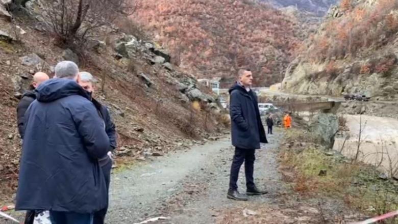 Nis puna për hapjen e rrugës që lidh Kukësin me njësinë Zapod, Drejtori i Rrugëve Rurale: Do punojmë natë e ditë! Qytetarët: Këtu edhe helikopteri s’ka ku zbret