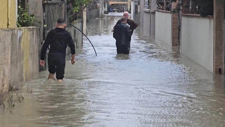 Vendi u ‘paralizua’ nga përmbytjet, 10.5 mld lekë nga buxheti i 2026-ës për emergjencat! Bashkitë vetëm 1.1 mld lekë për ‘ujitjen e kullimin’