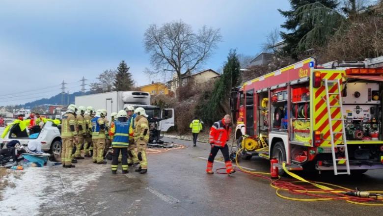 Po kthehej nga Kosova, aksidentohet familja shqiptare në Gjermani! Mes të lënduarve, edhe tre fëmijë