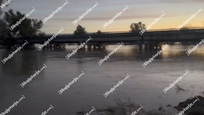 Pushimi i reshjeve të shiut! Bie niveli i ujit në Vjosë, shkon në 8.4 metra