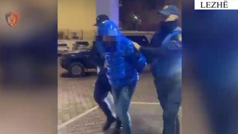 Hodhi çantën me armë nga muri i banesës sapo pa Policinë, arrestohet 37-vjeçari në Kurbin! Nisin hetimet edhe ndaj vëllait të tij pasi i gjenden ora dhe bizhuteri të shtrenjta (EMRI+VIDEO)