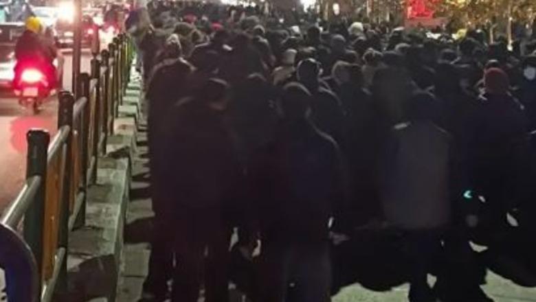 Protestat masive në Iran kundër politikave ekonomike, ndërpritet interneti në të gjithë vendin