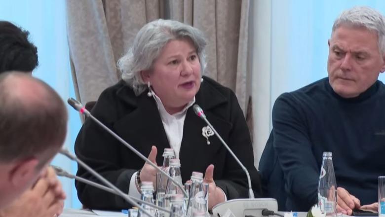 Aktivistja kritika deputetëve të PD: A jeni gati të nisni protesta sistematike apo do pini kafe në shesh?