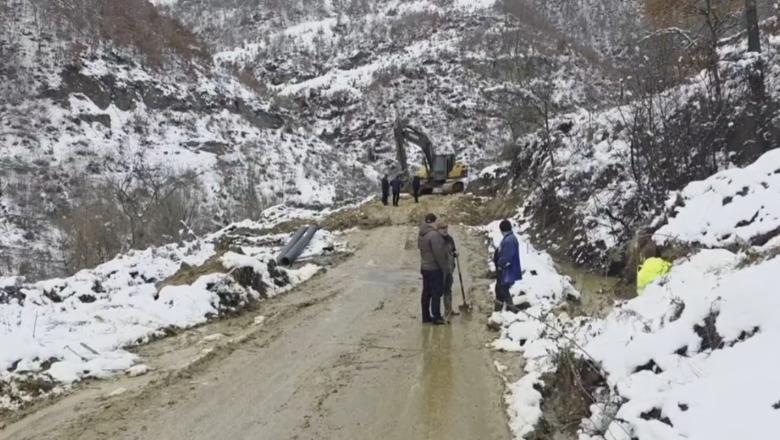 Pas 3 ditësh e bllokuar, rihapet për qarkullim rruga e Njësisë Administrative Dardhas