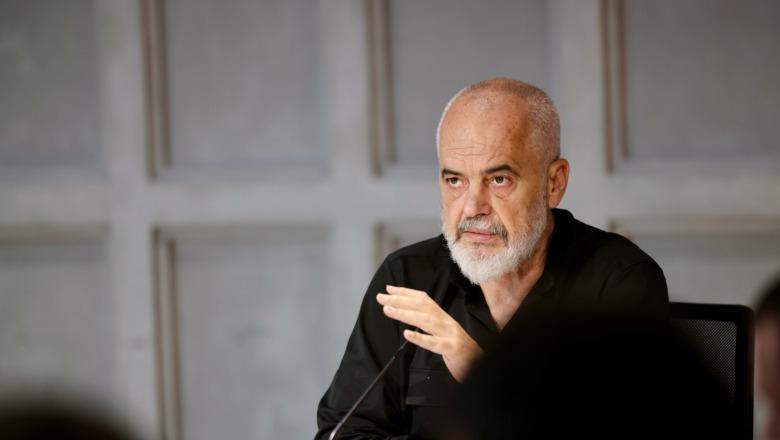 ‘Gënjeshtër me 7 bishta’, Rama i përgjigjet Fevizut pas akuzave për udhëtimet e ministrave: Kërko ndjesë, kriza parlamentare është e liderit të partisë tënde dhe çunit të Bahri Falliut