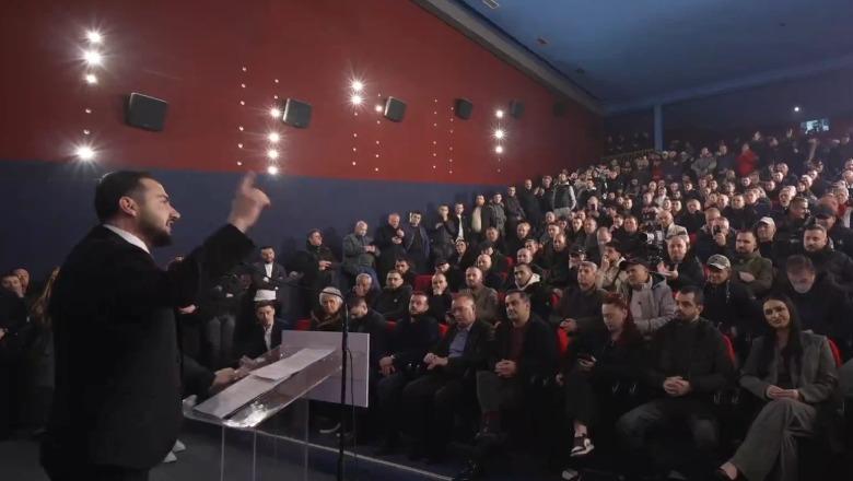 LIVE TV- Salianji mbush sallën në Korçë: Mirë zgjedhjet na i vjedh Rama, po sheshet pse i kemi bosh? 50 rrogëtarë po mbajnë peng PD