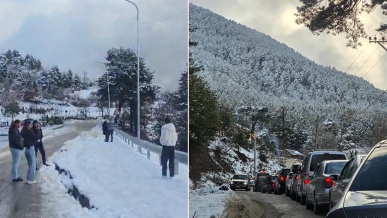 Dëbora zbardh Elbasanin, pamje piktoreske nga Gjinari! Fluks i lartë automjetesh drejt pikës turistike