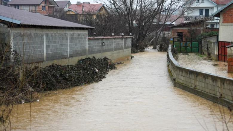 Pasojat nga moti i keq, shtyhet rinisja e procesit mësimor në Kosovë