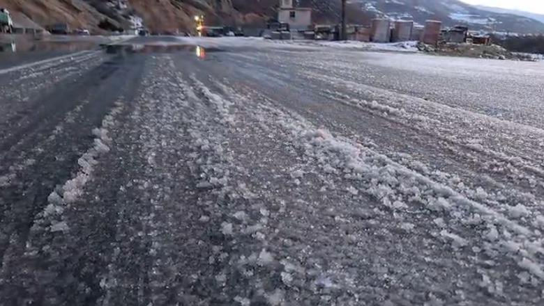 Ulja e ndjeshme e temperaturave shkakton ngrica në segmentet rrugore të qarkut të Dibrës! Autoritetet apel drejtuesve të ecin me kujdes