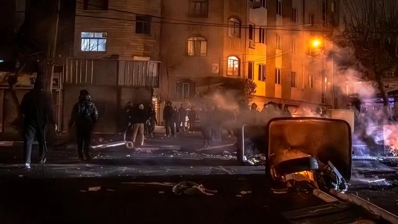 Protestat në Iran, 648 të vdekur! Shtëpia e Bardhë: Trump nuk ka frikë të përdorë ushtrinë!