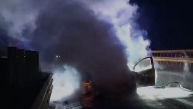 Merr flakë makina në autostradën Milot-Mamurras! Shkak dyshohet një shkëndijë elektrike, nuk ka të lënduar