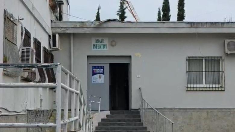 Arratisja nga spitali i Durrësit/ Altin Ndoci shoqërohej nga 5 efektivë të Burgjeve, 2 prej tyre u futën brenda në spital