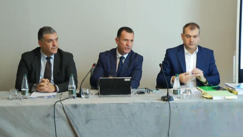 ‘Ilir Metën tentuan ta eleminonin fizikisht’- Avokati Cakrani: Pse u përdor njësia speciale për arrestimin e tij! Në ajrim del vetëm një herë në ditë