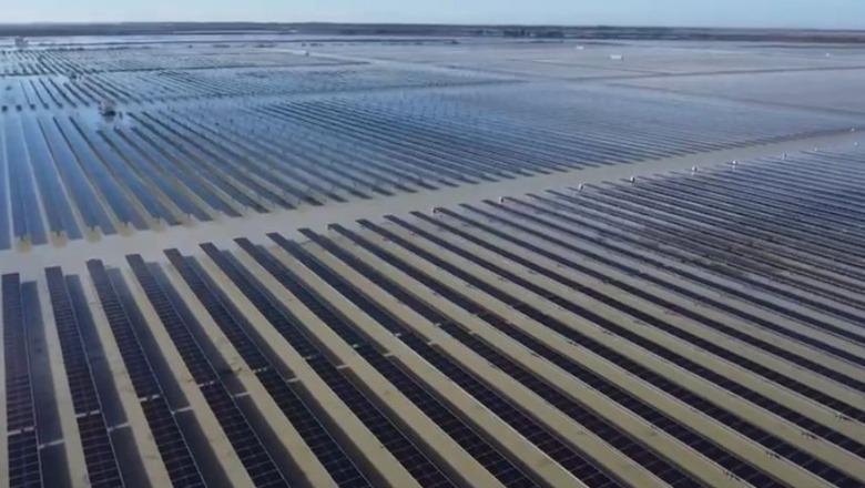 Pamje apokaliptike/ Përmbytet parku fotovoltaik i Karavastasë, stakohet centrali diellor më i madh në vend