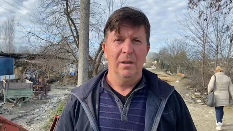Pasojat në blegtori që lanë pas përmbytjet nga lumi Seman, fermeri: Na është dëmtuar ushqimi për bagëtitë! Na ka sjellë shteti ndihma, por nuk mjaftojnë