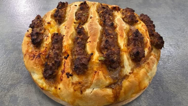 Pite me mish të grirë dhe djathë nga zonja Albana