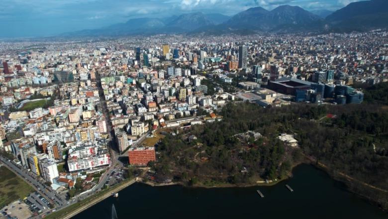 Çmimi i qirave të banesave arriti në shifra rekord në 2025! Në Tiranë të papërballueshme, mbi 250 € në periferi! Eksperti: po ndikon turizmi