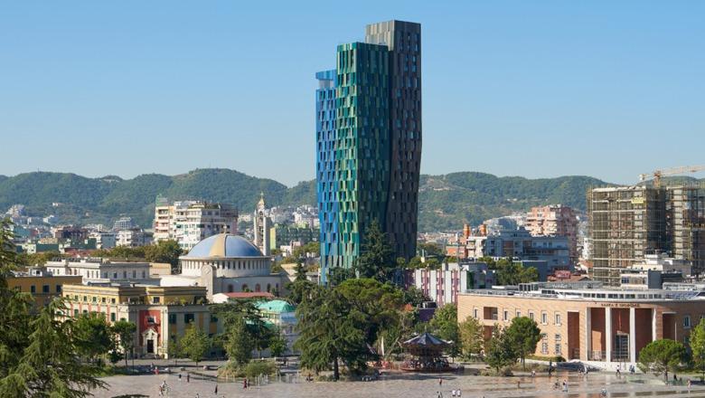 Operacioni i SPAK dhe autoriteteve italiane, në kërkim 3 vëllezërit, kokat e grupit që mashtronin qytetarët e BE përmes Call Center (EMRAT)