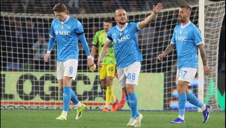 Napoli i përgjigjet Interit, fitore e vuajtur kundër Sassuolo-s! Zikaltërit i nderon kapiteni Martinez (VIDEO)