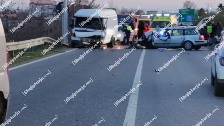 Aksident në aksin Lezhë-Laç, përplasen dy automjete, 5 persona të plagosur