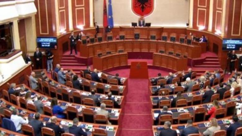 Sot nis sesioni i ri parlamentar, deputetët rikthehen në Kuvend! Bojkoti i PD vë në vështirësi reformën zgjedhore e territoriale