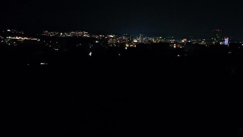 Një pjesë e Tiranës pa energji elektrike, shkak defekti në linjën e OST. Për 40 minuta u ndërpre ndeshja Dinamo-Vllaznia