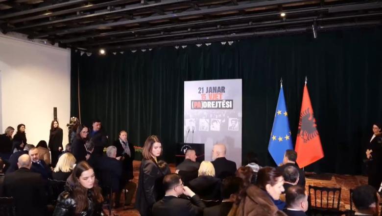 LIVE TV - 15 vite nga masakra e 21 Janarit, Rama pret familjarët e viktimave