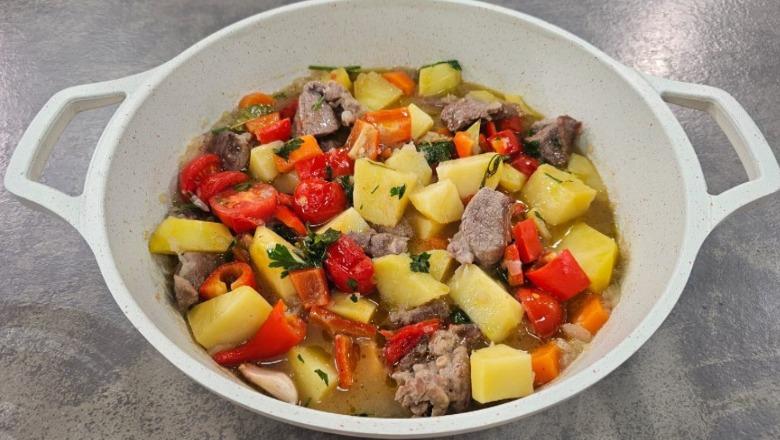 Mish me patate dhe speca nga zonja Albana