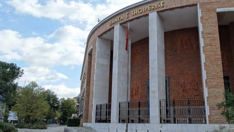 Euro prek minimumin e ri historik! BSH: Monedha Evropiane po këmbehet me 96.4 lekë