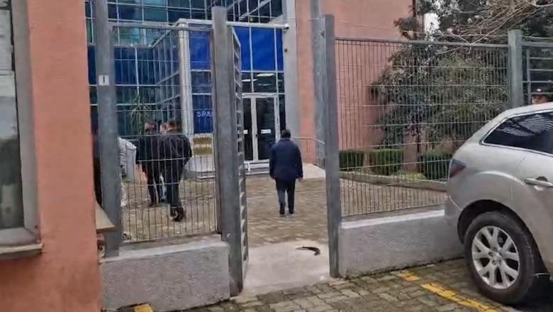 I pandehur për shkelje të barazisë në tenderë, Jonaid Myzyri paraqitet në SPAK