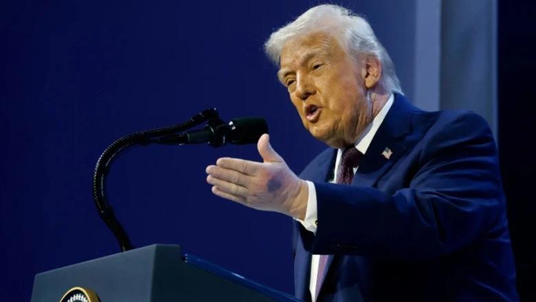 U aludua se ishte i sëmurë për shkak të një mavijosje në dorën e tij, reagon Trump: Jam shumë mirë, e godita në një tavolinë